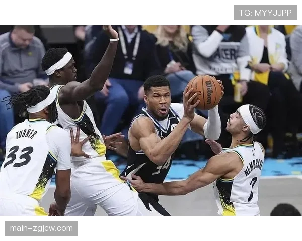 雄鹿背靠背不敌灰熊，字母哥空砍三双