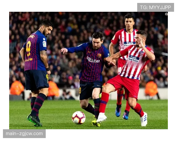 苏亚雷斯地面压制戈迪尼斯，女子草量级焦点战呈现一边倒态势